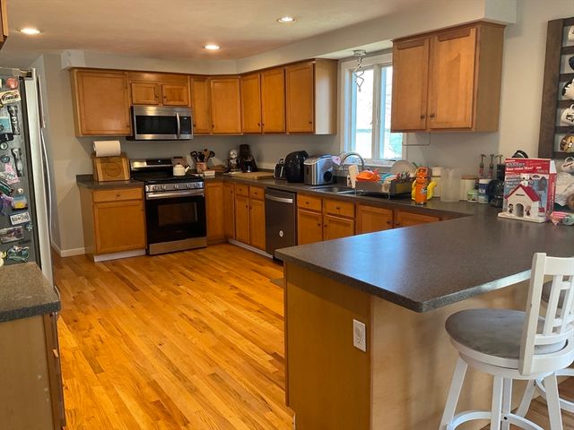 124 Pond St, Weymouth, MA 02190