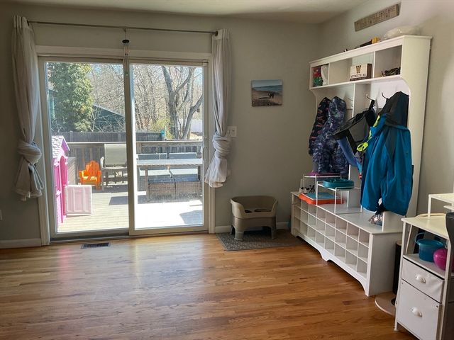 124 Pond St, Weymouth, MA 02190