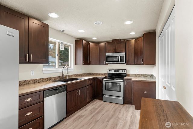 16812 17th Avenue E, Spanaway, WA 98387