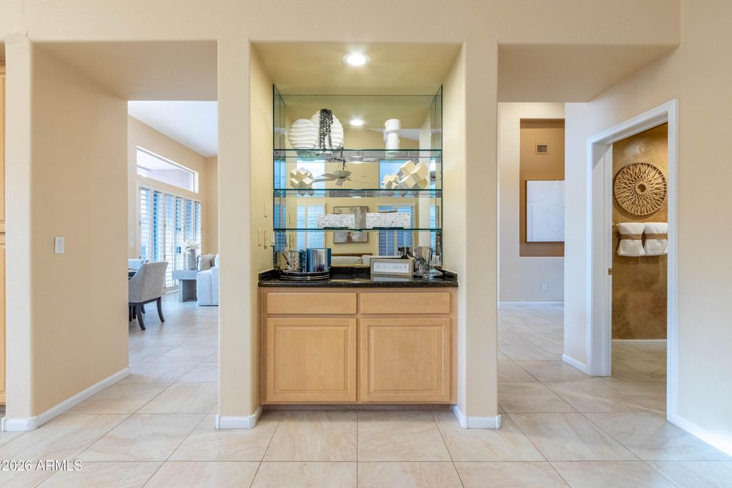Image 11 of property listing at 12018 E MISSION LANE Circle, Scottsdale, AZ 85259