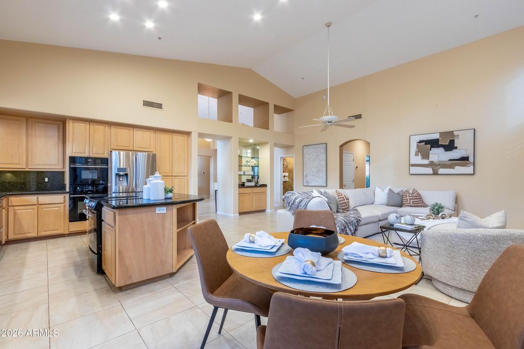 Image 16 of property listing at 12018 E MISSION LANE Circle, Scottsdale, AZ 85259