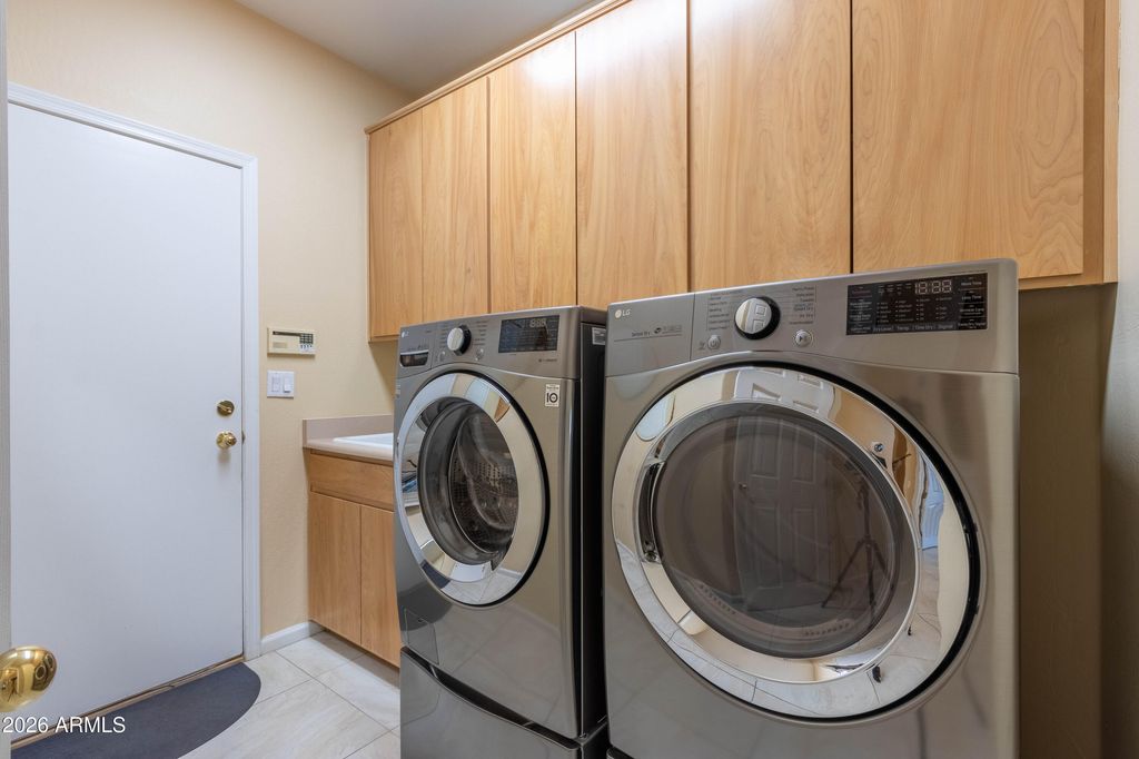 Image 25 of property listing at 12018 E MISSION LANE Circle, Scottsdale, AZ 85259