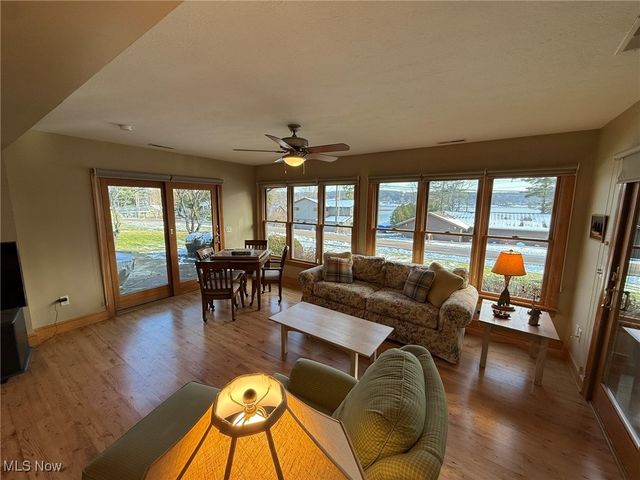 9201 N Shore Drive NE, Mineral City, OH 44656