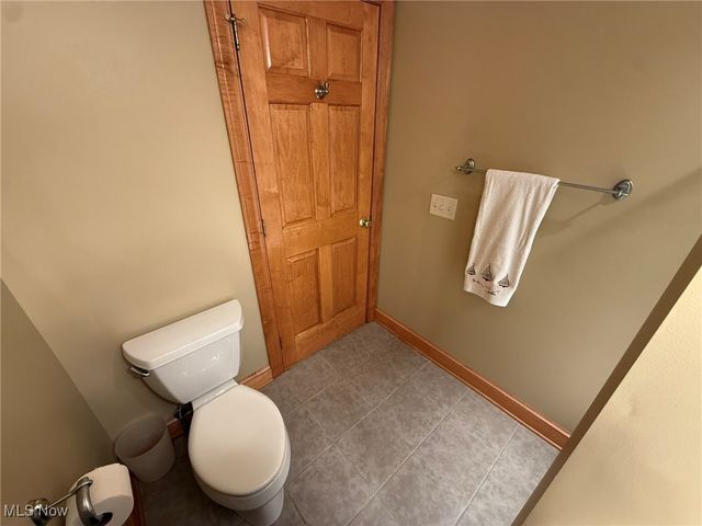 9201 N Shore Drive NE, Mineral City, OH 44656