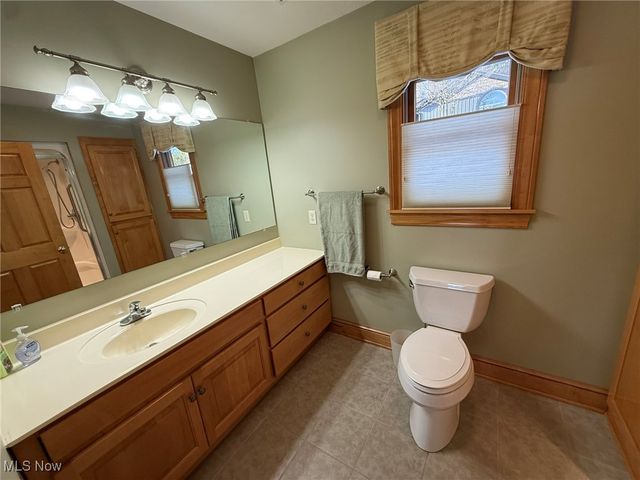 9201 N Shore Drive NE, Mineral City, OH 44656