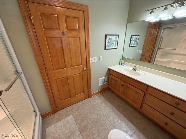 9201 N Shore Drive NE, Mineral City, OH 44656