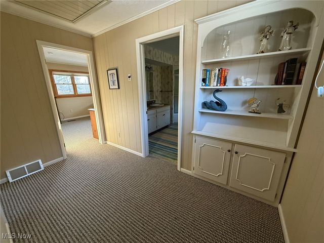 9201 N Shore Drive NE, Mineral City, OH 44656