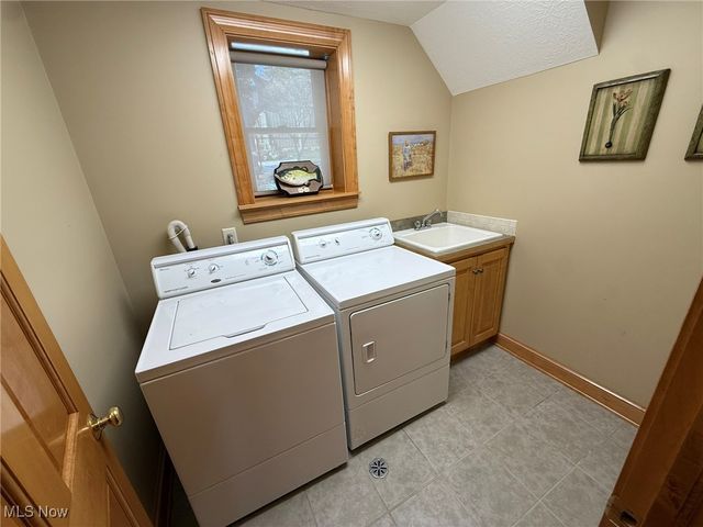 9201 N Shore Drive NE, Mineral City, OH 44656