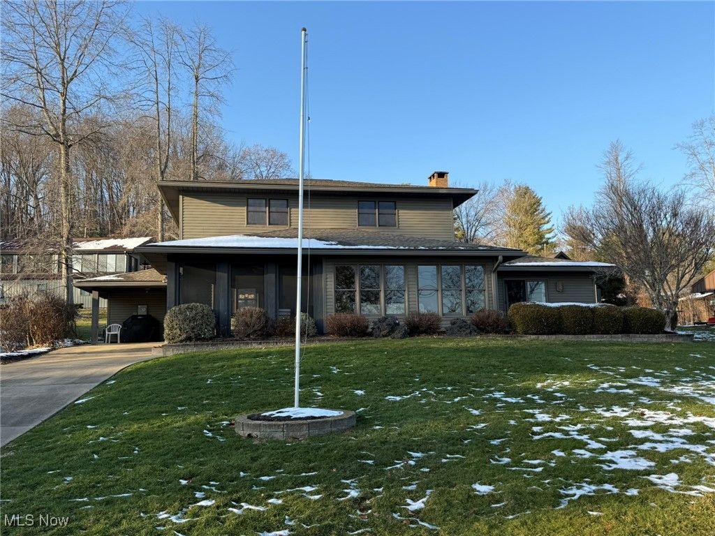 9201 N Shore Drive NE, Mineral City, OH 44656