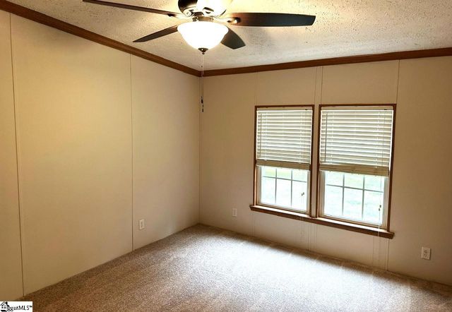 116 Lakeside Drive, Taylors, SC 29687
