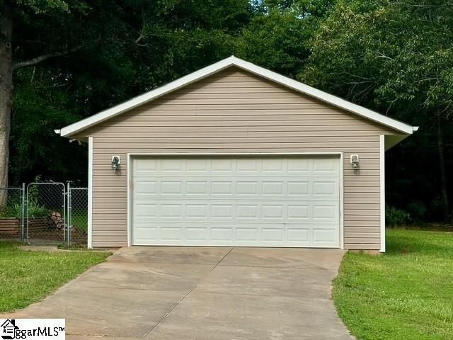 116 Lakeside Drive, Taylors, SC 29687