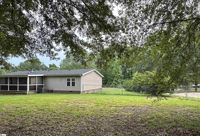 116 Lakeside Drive, Taylors, SC 29687