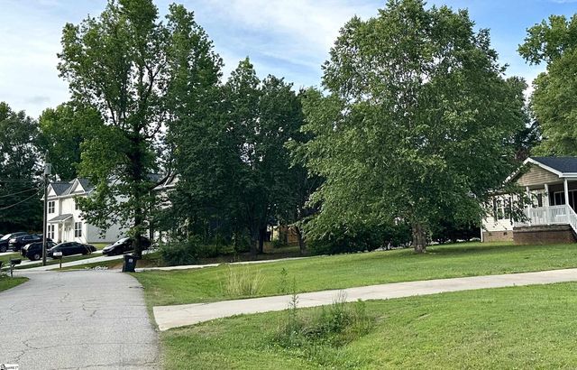 116 Lakeside Drive, Taylors, SC 29687