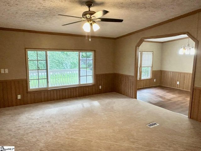 116 Lakeside Drive, Taylors, SC 29687
