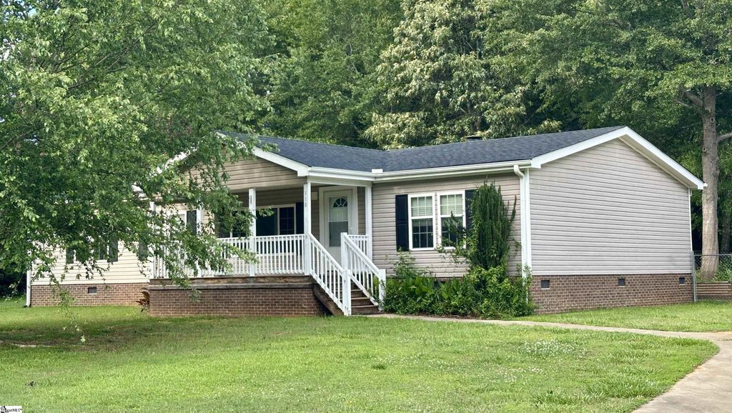 116 Lakeside Drive, Taylors, SC 29687