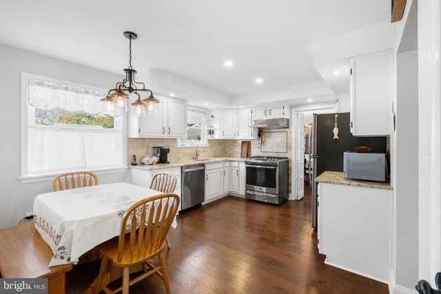 22 OLD COLONY LN, Marlton, NJ 08053