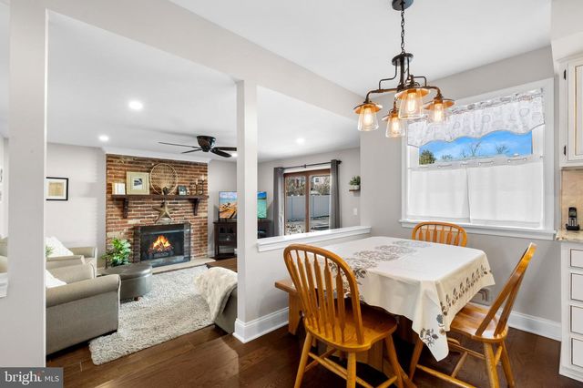 22 OLD COLONY LN, Marlton, NJ 08053