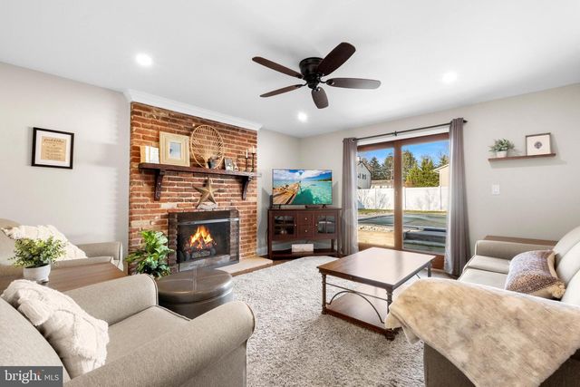 22 OLD COLONY LN, Marlton, NJ 08053