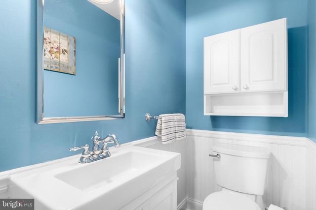 22 OLD COLONY LN, Marlton, NJ 08053