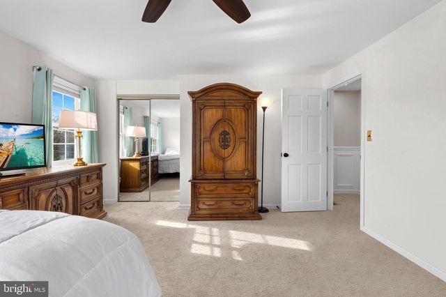 22 OLD COLONY LN, Marlton, NJ 08053