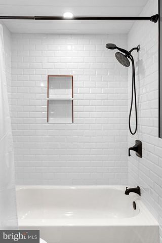 22 OLD COLONY LN, Marlton, NJ 08053