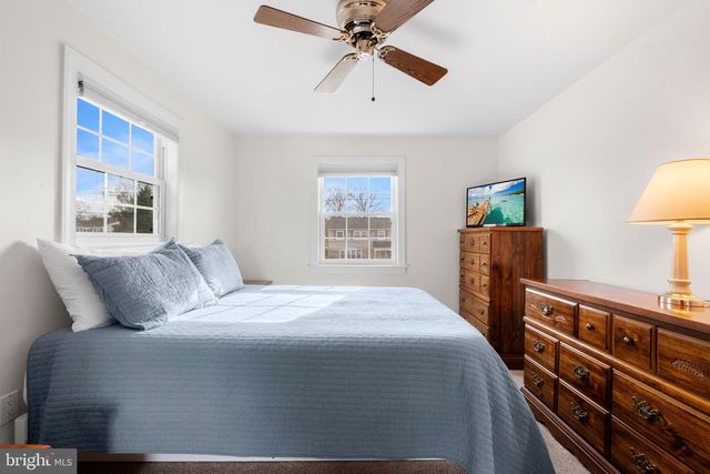 22 OLD COLONY LN, Marlton, NJ 08053