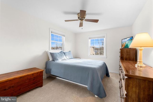 22 OLD COLONY LN, Marlton, NJ 08053