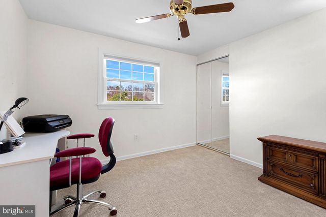 22 OLD COLONY LN, Marlton, NJ 08053