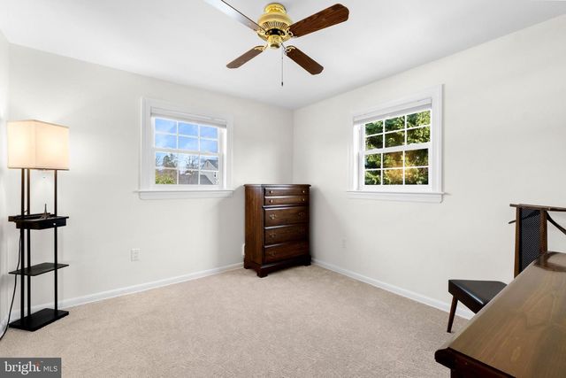 22 OLD COLONY LN, Marlton, NJ 08053