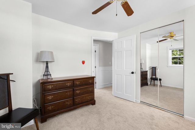 22 OLD COLONY LN, Marlton, NJ 08053