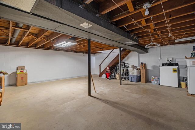 22 OLD COLONY LN, Marlton, NJ 08053