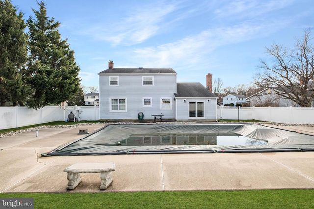 22 OLD COLONY LN, Marlton, NJ 08053