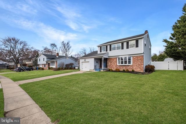 22 OLD COLONY LN, Marlton, NJ 08053