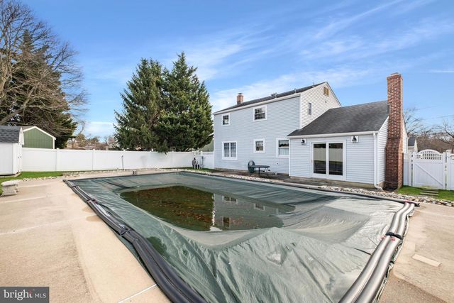 22 OLD COLONY LN, Marlton, NJ 08053
