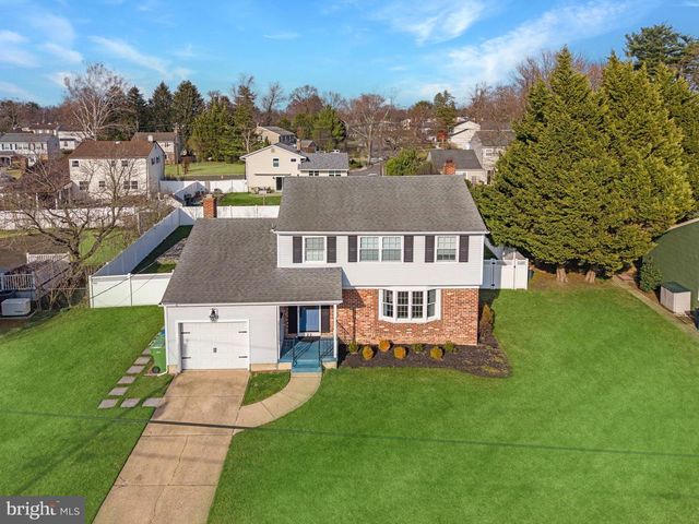 22 OLD COLONY LN, Marlton, NJ 08053