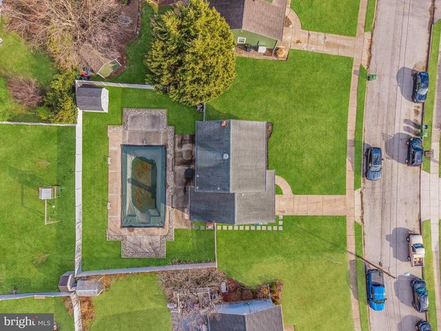 22 OLD COLONY LN, Marlton, NJ 08053