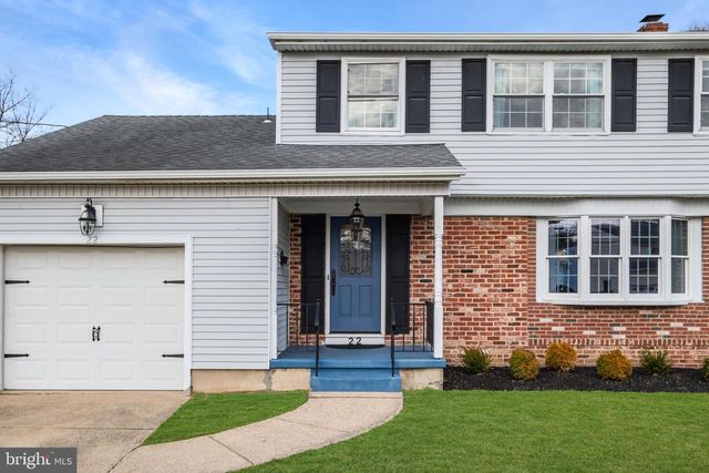 22 OLD COLONY LN, Marlton, NJ 08053