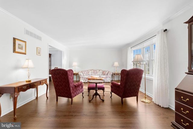 22 OLD COLONY LN, Marlton, NJ 08053