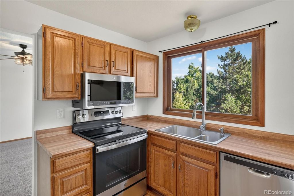 Image 22 of property listing at 7401 Powderhorn Drive, Lone Tree, CO 80124