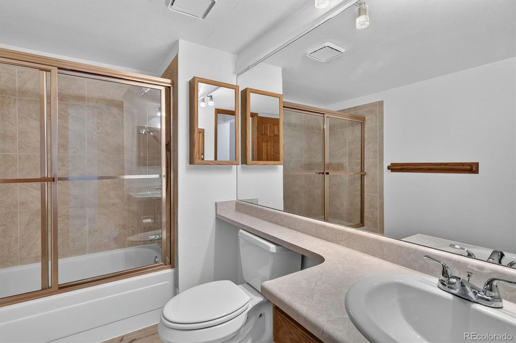 Image 26 of property listing at 7401 Powderhorn Drive, Lone Tree, CO 80124