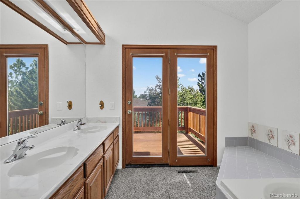 Image 32 of property listing at 7401 Powderhorn Drive, Lone Tree, CO 80124