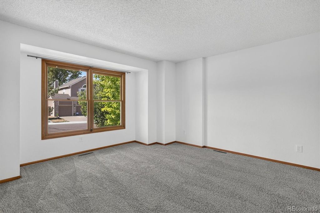 Image 6 of property listing at 7401 Powderhorn Drive, Lone Tree, CO 80124