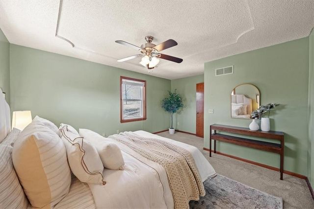 9007 Dry Dock Drive, Liberty, MO 64068