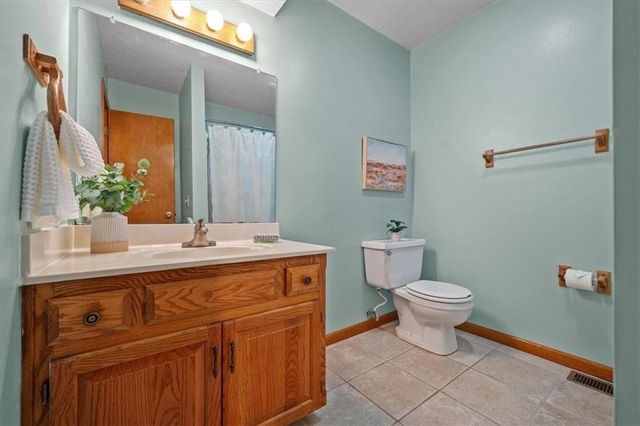 9007 Dry Dock Drive, Liberty, MO 64068