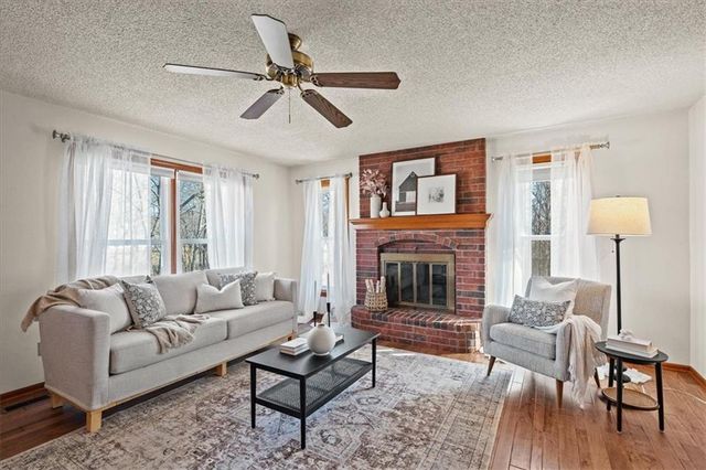 9007 Dry Dock Drive, Liberty, MO 64068