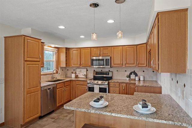 9007 Dry Dock Drive, Liberty, MO 64068