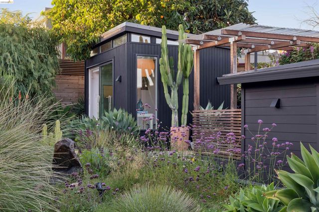 2921 55Th Ave, Oakland, CA 94605