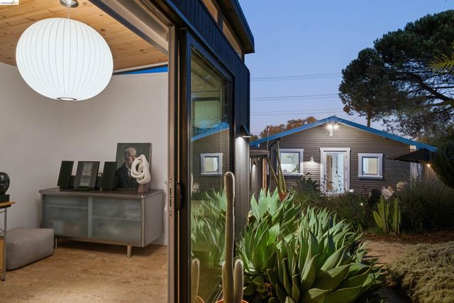 2921 55Th Ave, Oakland, CA 94605