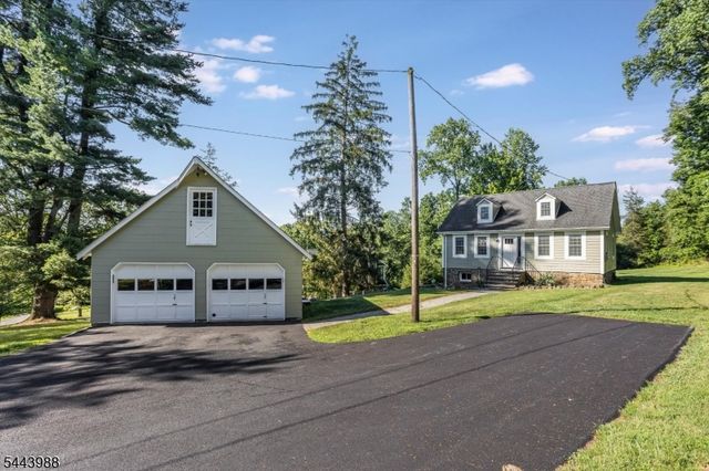16 Chester Place, Chester Twp., NJ 07930