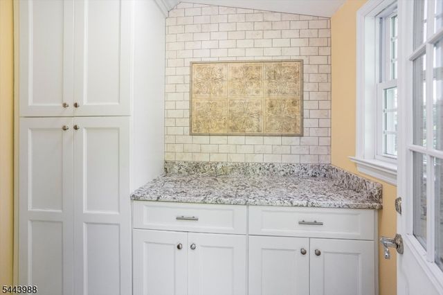 16 Chester Place, Chester Twp., NJ 07930